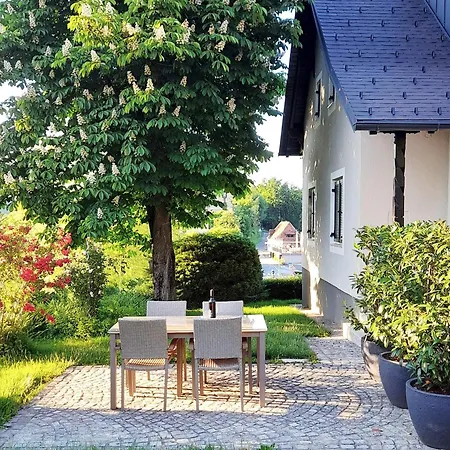 Karin Am Seggauberg *